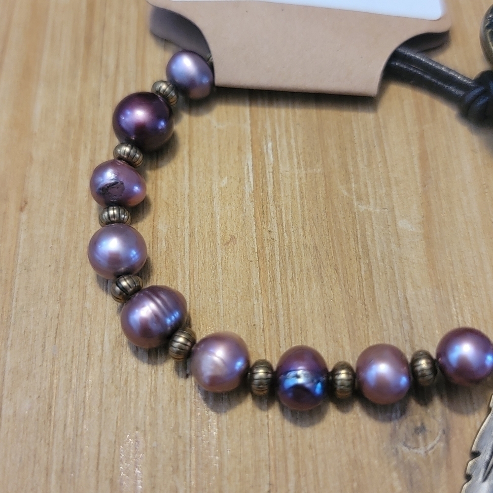 NEW Amalie Peters Brown Leather Burgundy Pearl Button Feather Boho Bracelet - Picture 3 of 9